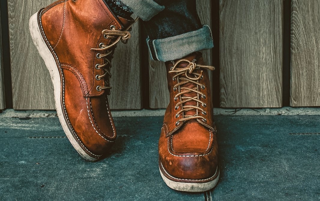 red-wing-875-classic-moc-toe-oro-legacy.jpeg