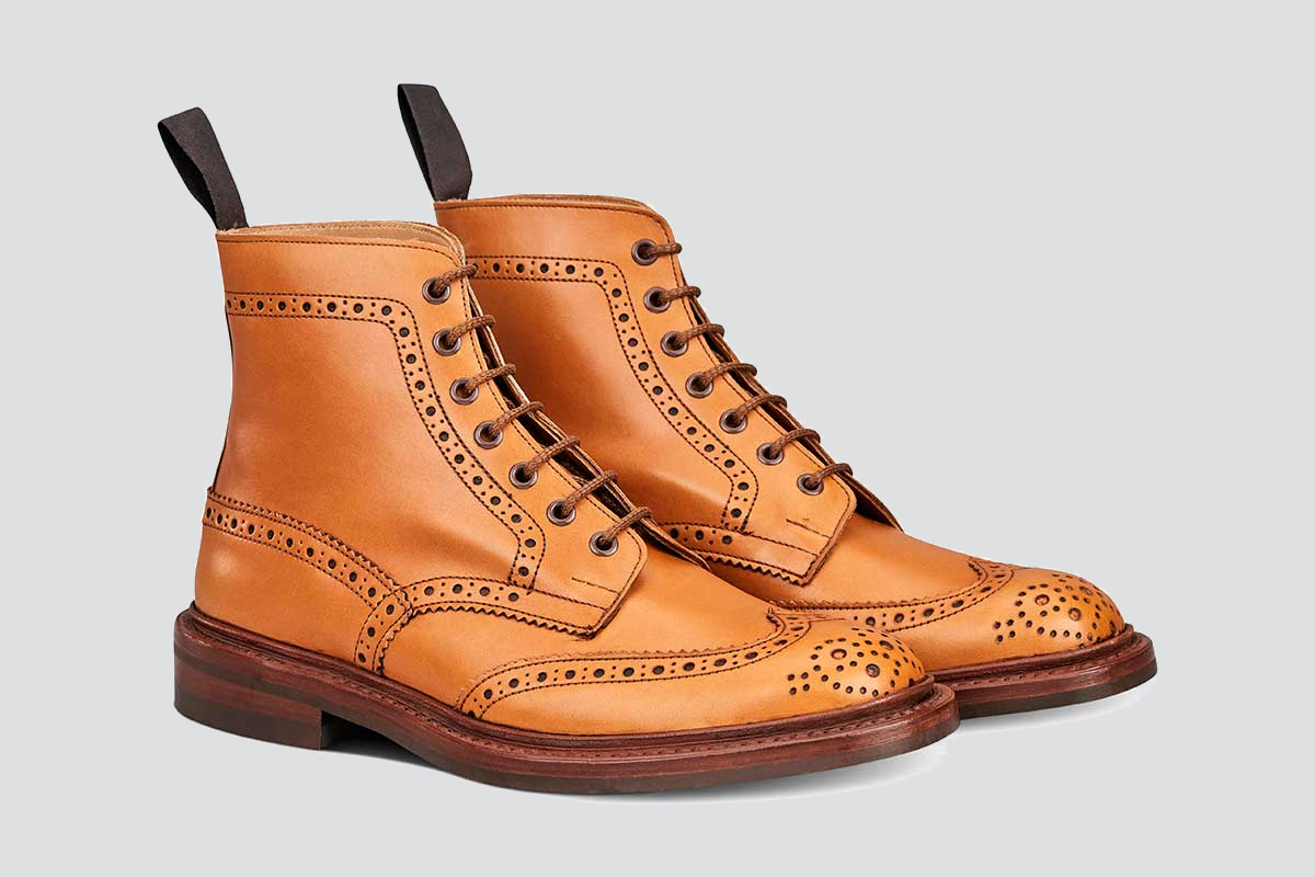 trickers-stow-country-boot-acorn-antique.jpg